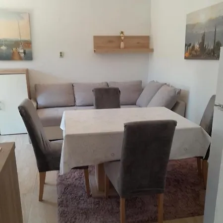 Maja Garden Apartamento